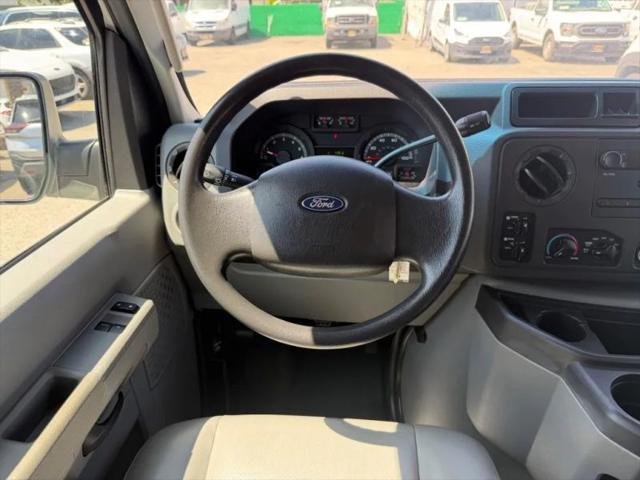2009 Ford E-350 Super Duty XL