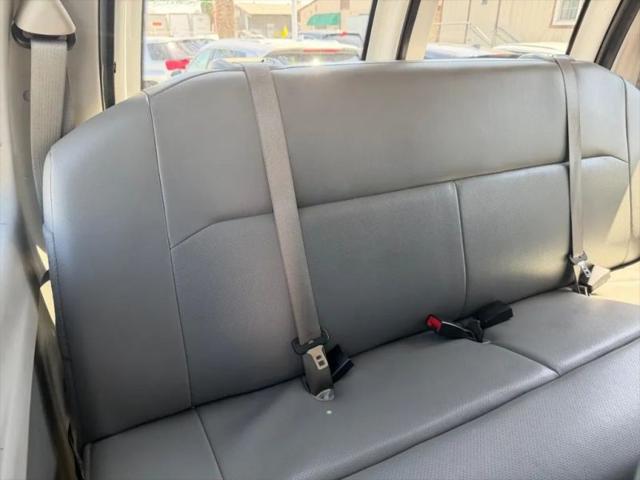 2009 Ford E-350 Super Duty XL