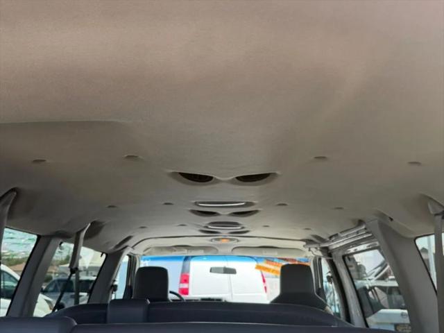 2009 Ford E-350 Super Duty XL