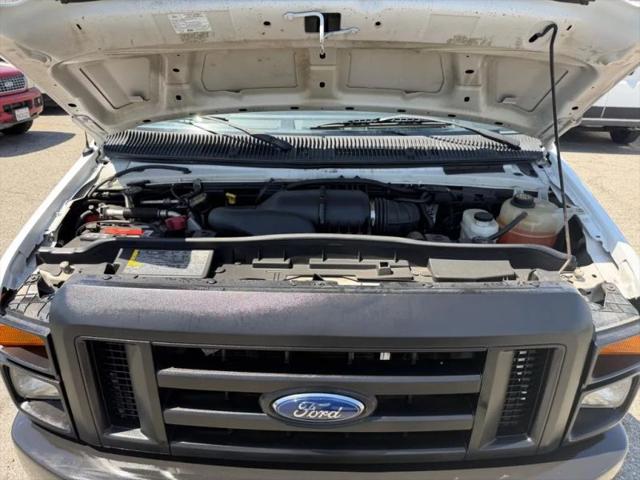 2009 Ford E-350 Super Duty XL