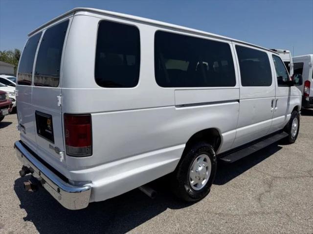 2011 Ford E-350 Super Duty XLT