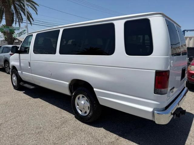 2011 Ford E-350 Super Duty XLT
