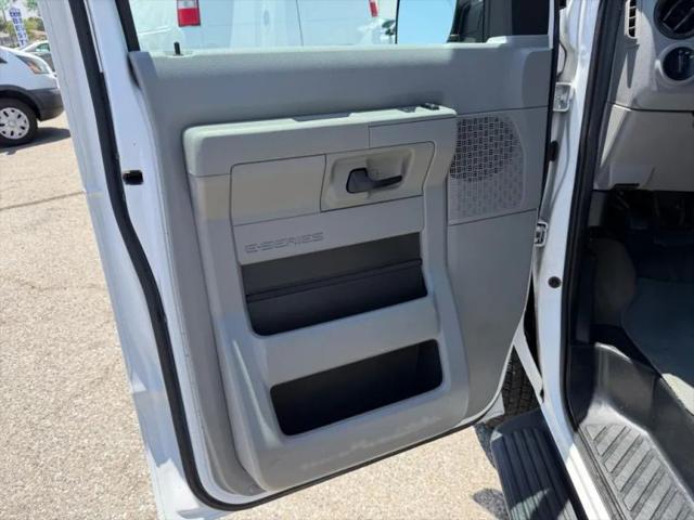 2011 Ford E-350 Super Duty XLT