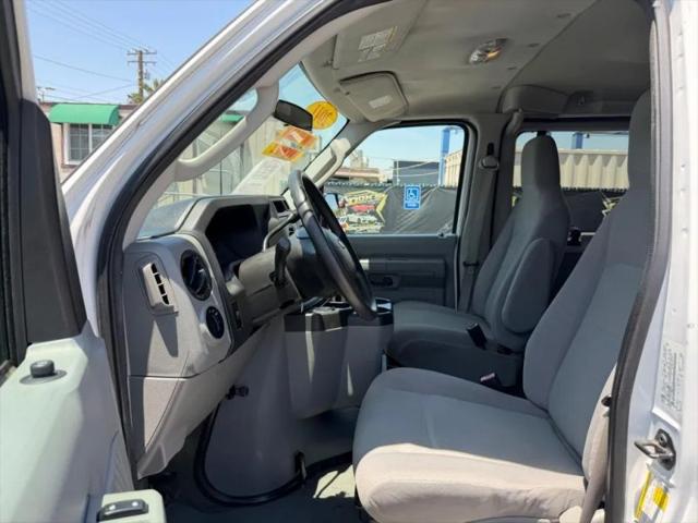 2011 Ford E-350 Super Duty XLT