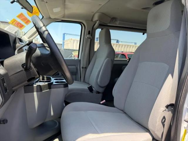 2011 Ford E-350 Super Duty XLT
