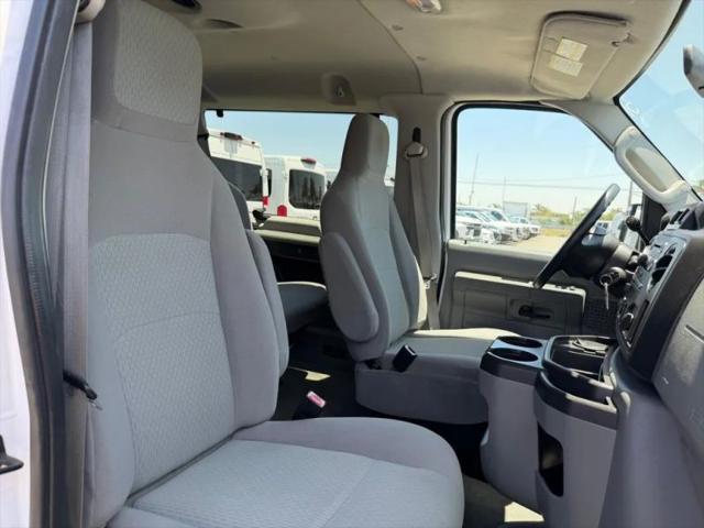 2011 Ford E-350 Super Duty XLT