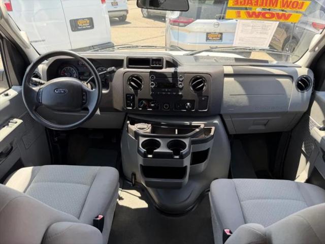 2011 Ford E-350 Super Duty XLT