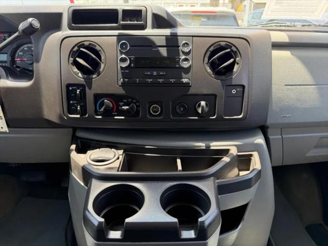 2011 Ford E-350 Super Duty XLT