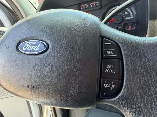 2011 Ford E-350 Super Duty XLT