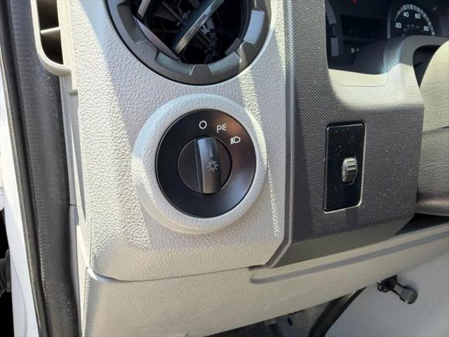 2011 Ford E-350 Super Duty XLT
