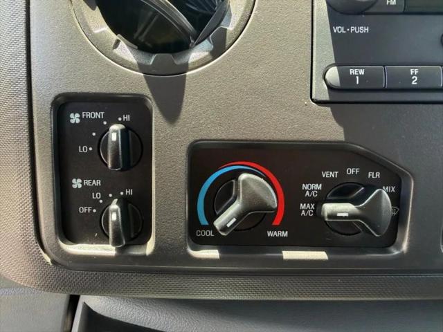 2011 Ford E-350 Super Duty XLT
