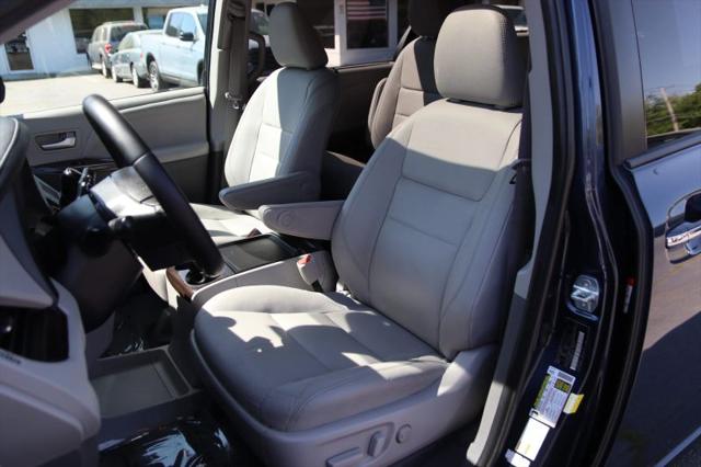 2020 Toyota Sienna XLE