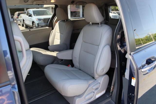2020 Toyota Sienna XLE