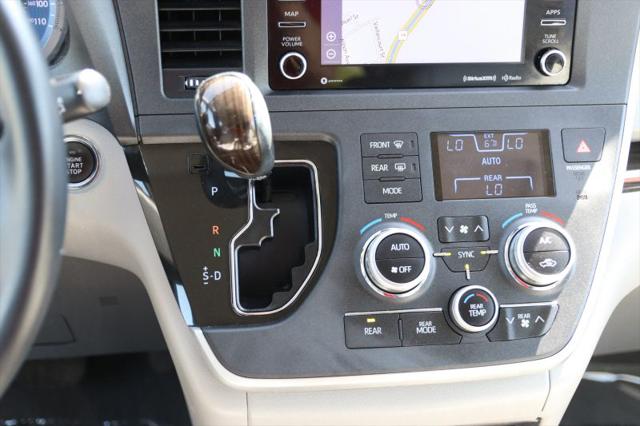 2020 Toyota Sienna XLE