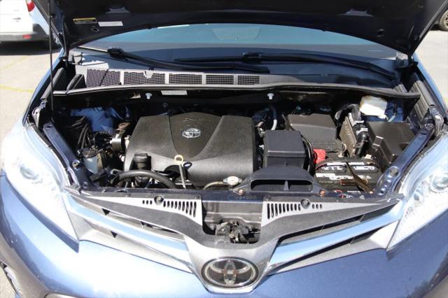 2020 Toyota Sienna XLE