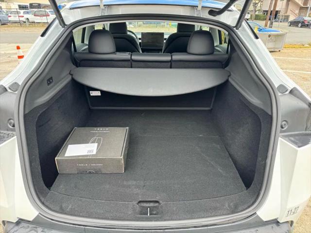 2026 Tesla Model Y Premium Rear-Wheel Drive