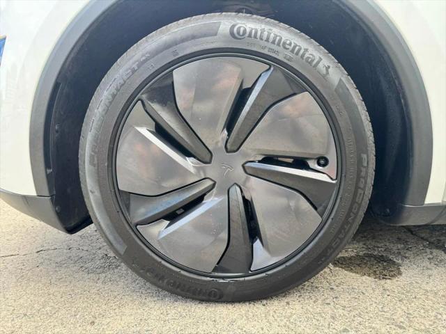 2026 Tesla Model Y Premium Rear-Wheel Drive