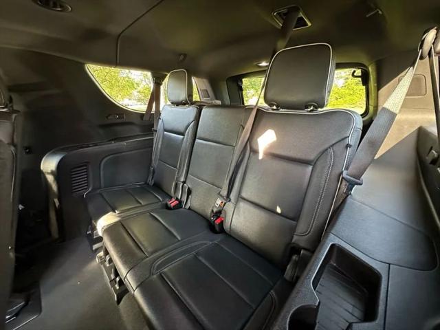 2023 Chevrolet Suburban 2WD Premier