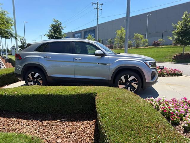 2024 Volkswagen Atlas Cross Sport 2.0T SE w/Technology