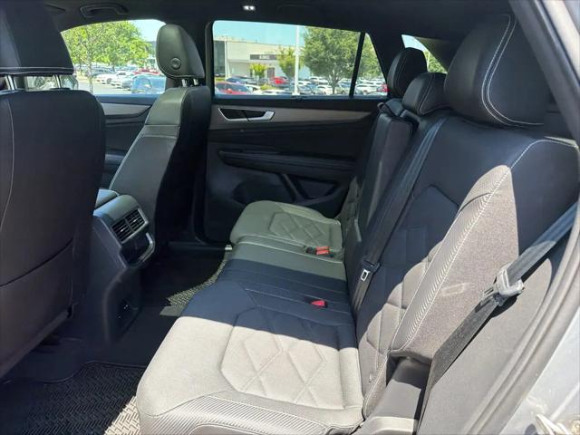 2024 Volkswagen Atlas Cross Sport 2.0T SE w/Technology