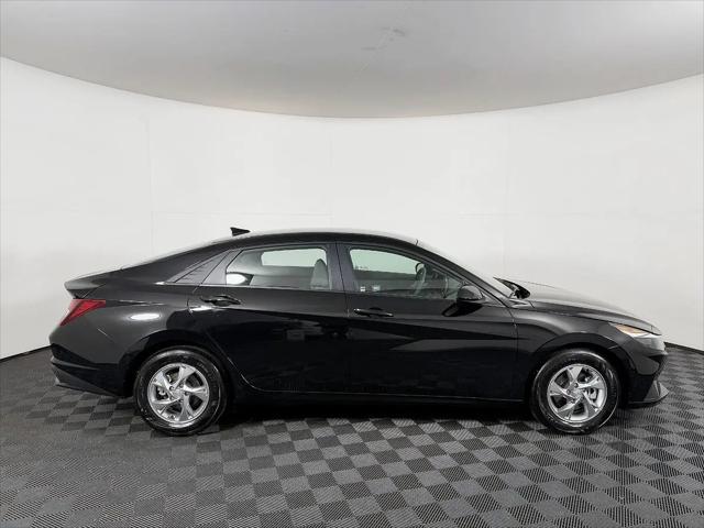 2022 Hyundai Elantra SE