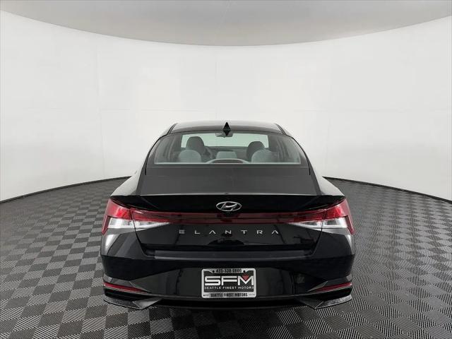 2022 Hyundai Elantra SE