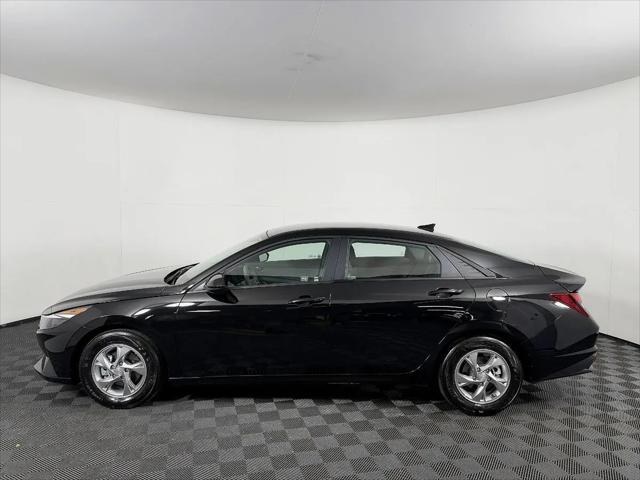 2022 Hyundai Elantra SE