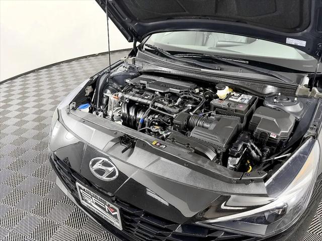 2022 Hyundai Elantra SE