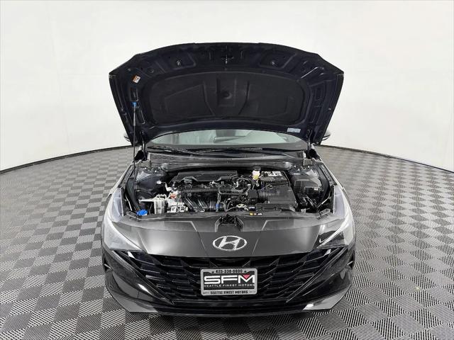2022 Hyundai Elantra SE