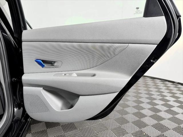 2022 Hyundai Elantra SE