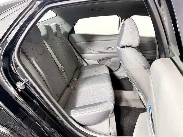2022 Hyundai Elantra SE