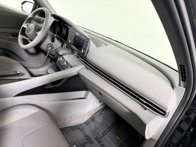 2022 Hyundai Elantra SE