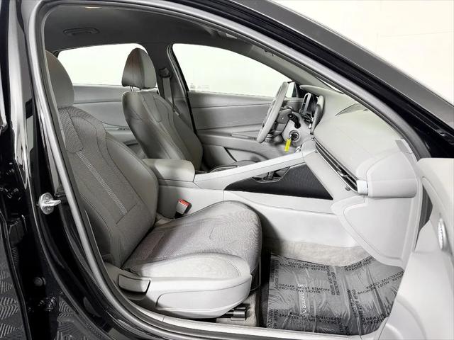 2022 Hyundai Elantra SE