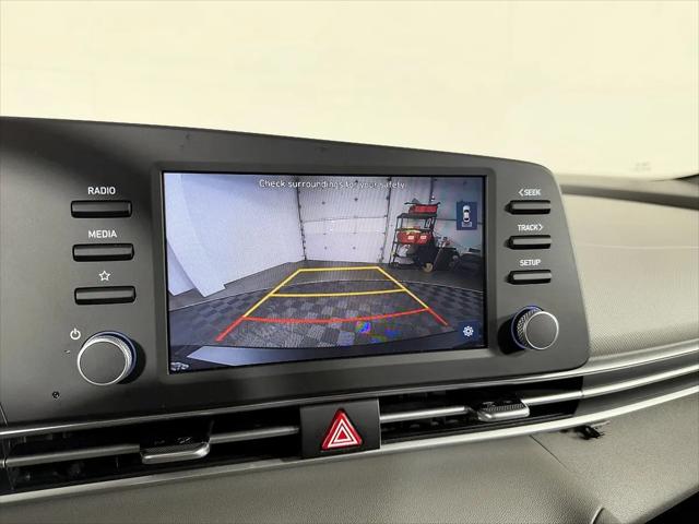 2022 Hyundai Elantra SE