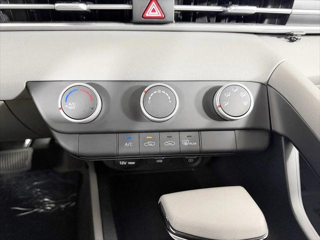 2022 Hyundai Elantra SE