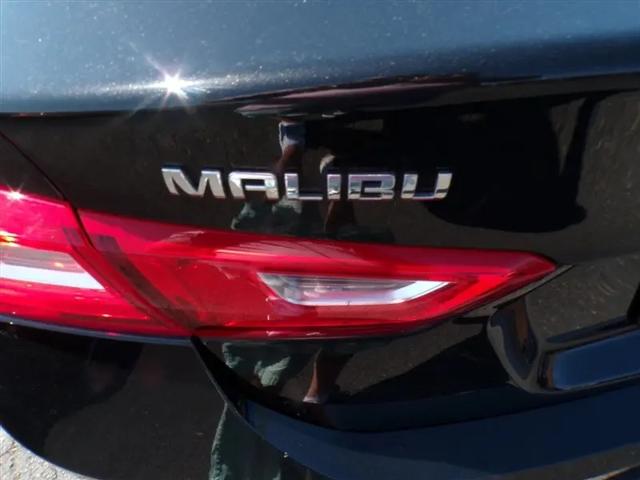 2021 Chevrolet Malibu FWD 1FL
