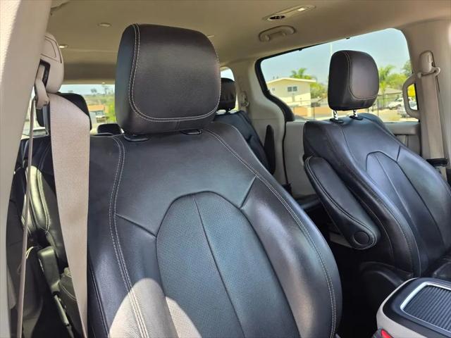 2022 Chrysler Pacifica Touring L