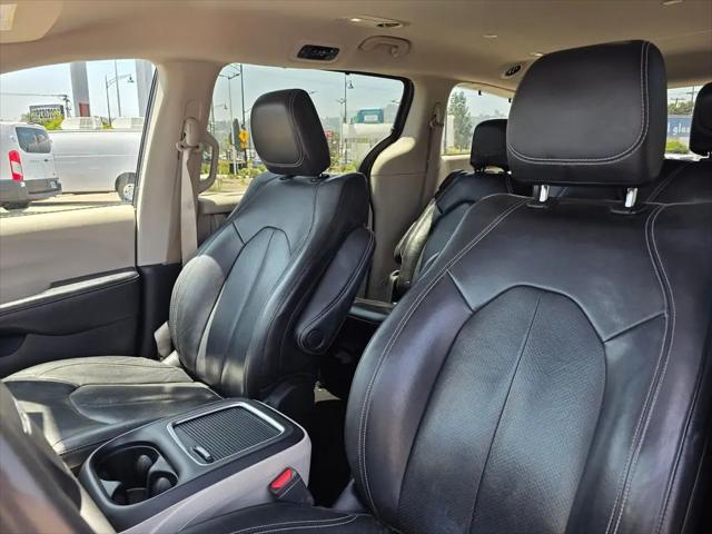 2022 Chrysler Pacifica Touring L
