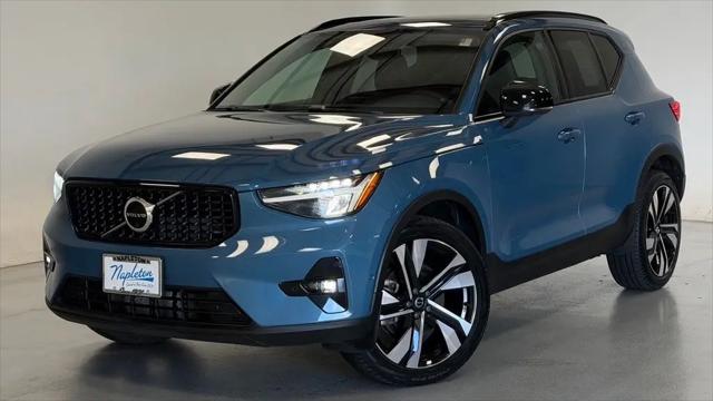 2023 Volvo XC40 B5 Plus Dark Theme for sale in Aurora, IL