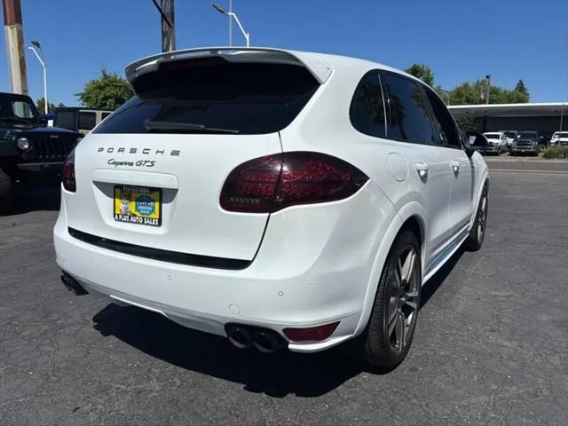 2013 Porsche Cayenne GTS