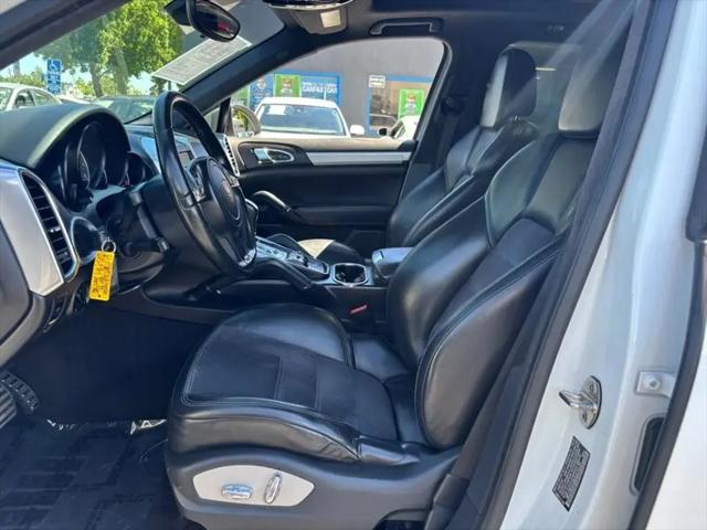 2013 Porsche Cayenne GTS
