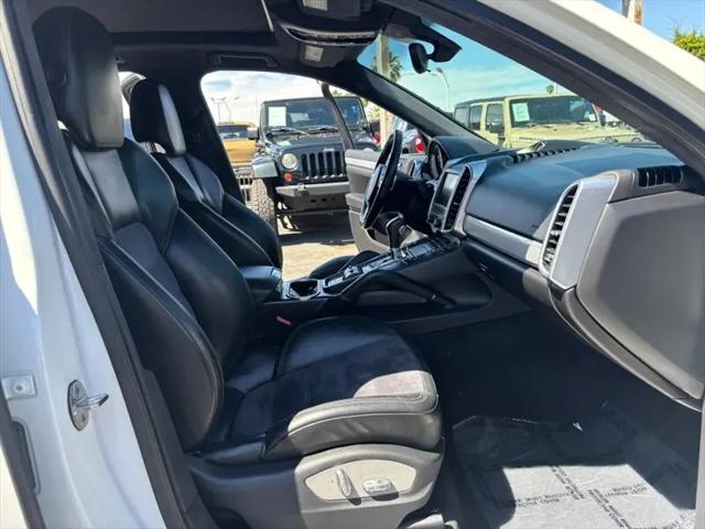 2013 Porsche Cayenne GTS