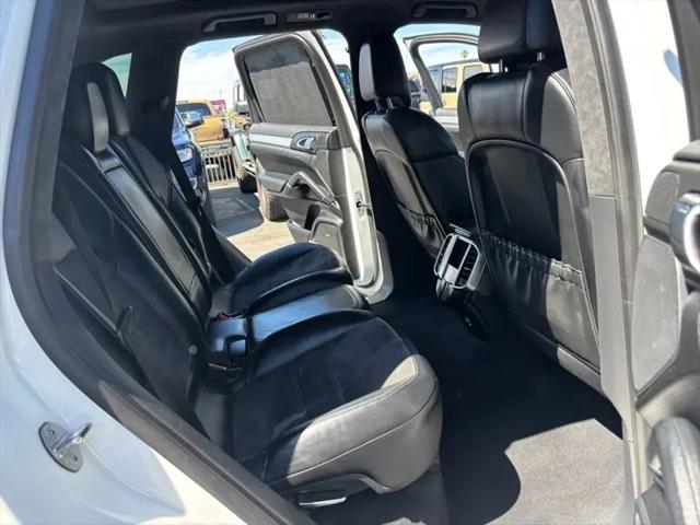 2013 Porsche Cayenne GTS