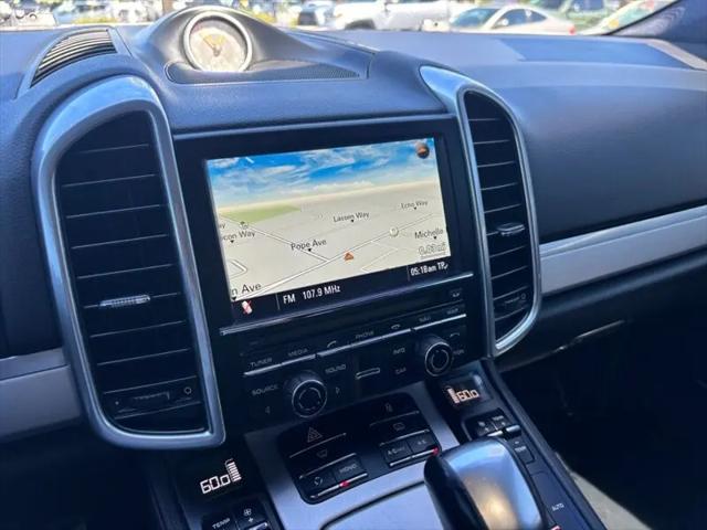 2013 Porsche Cayenne GTS