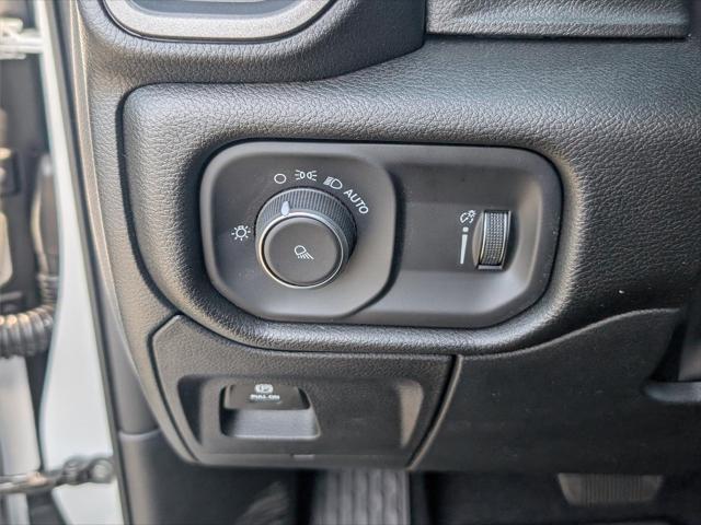 2026 Ram 1500 Tradesman Crew Cab 4x4 57 Box