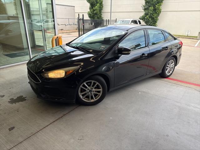 2017 Ford Focus Sedan SE's photo