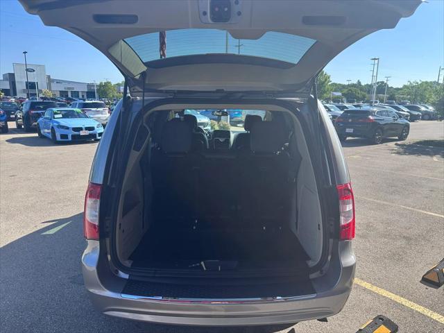2015 Chrysler Town & Country Touring