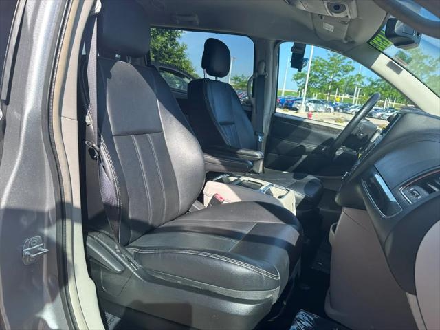 2015 Chrysler Town & Country Touring