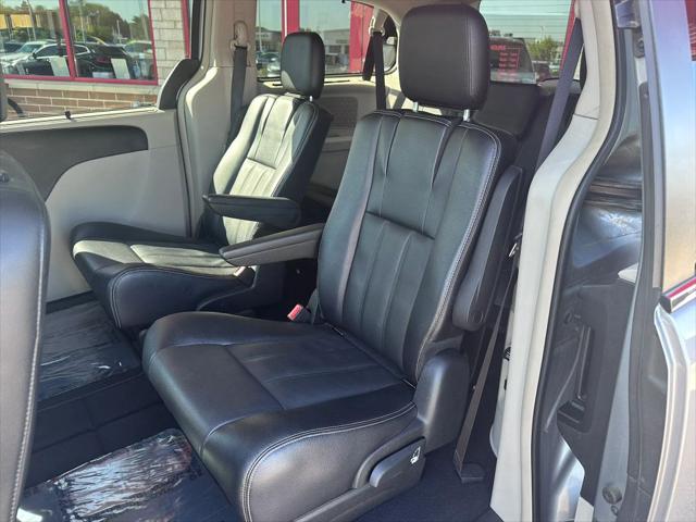 2015 Chrysler Town & Country Touring
