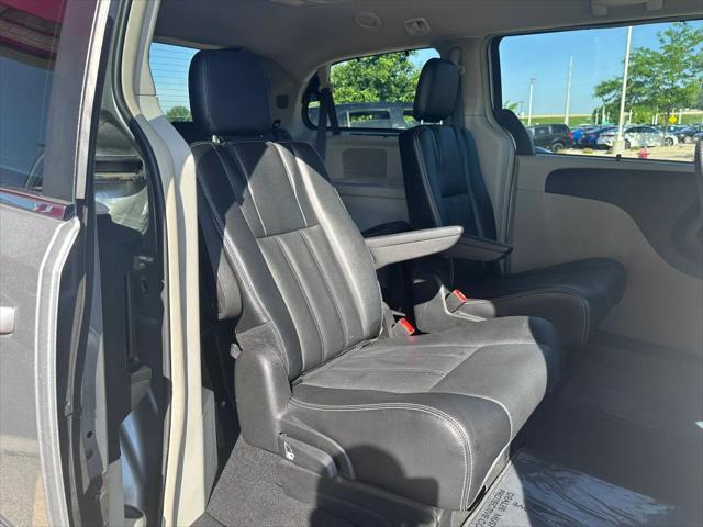 2015 Chrysler Town & Country Touring